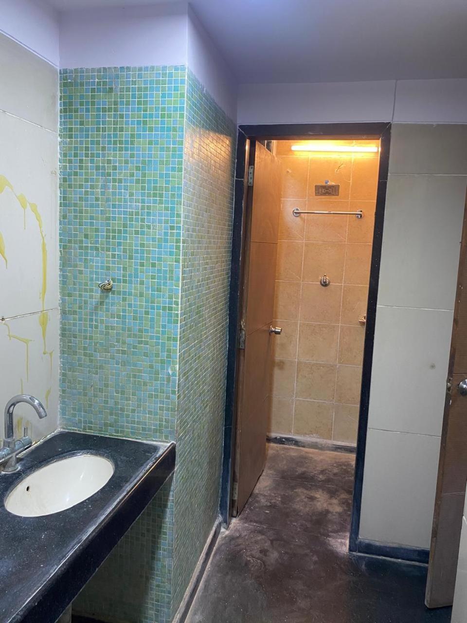Hotel Skylark Нагпур Екстериор снимка